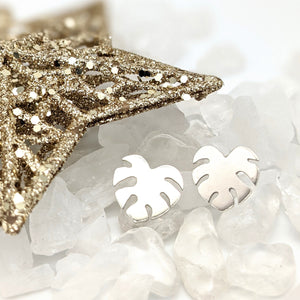 Mini Amazona Studs